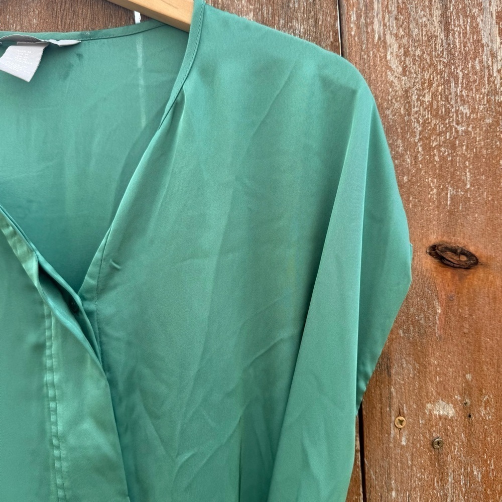 H&M Women’s Chic Green Satin Sleeveless Shirt Maxi Dress Size Medium - Picture 3 of 13